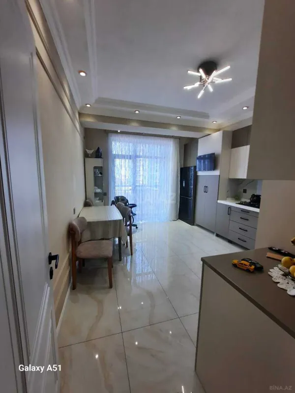 Satılır 2 otaqlı mənzil 87 m²