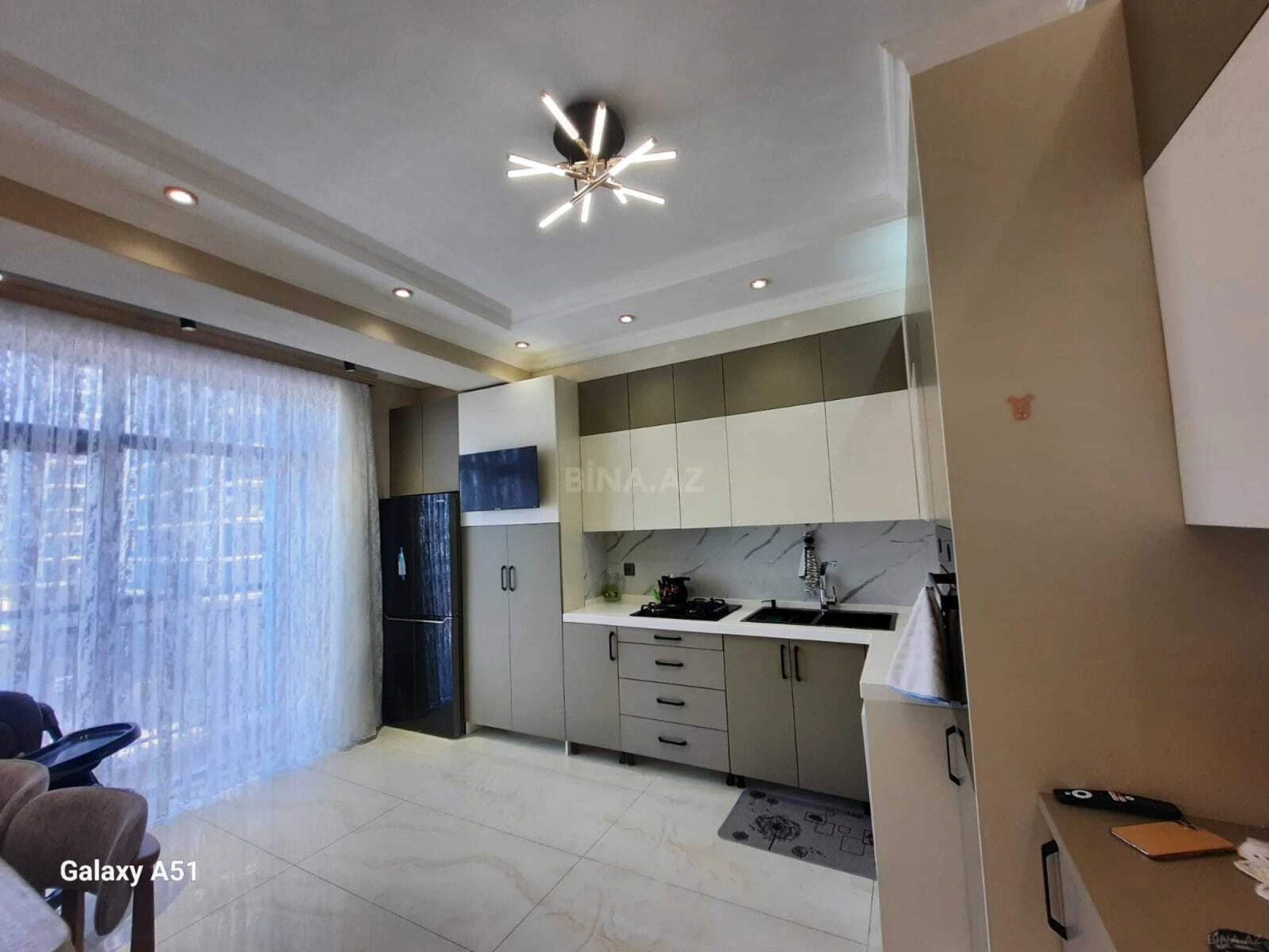 Satılır 2 otaqlı mənzil 87 m²