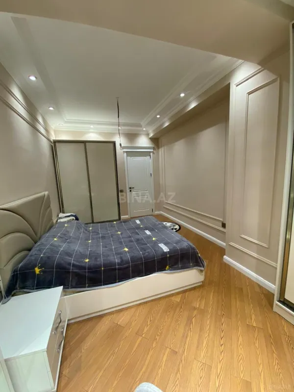 Satılır 2 otaqlı mənzil 87 m²