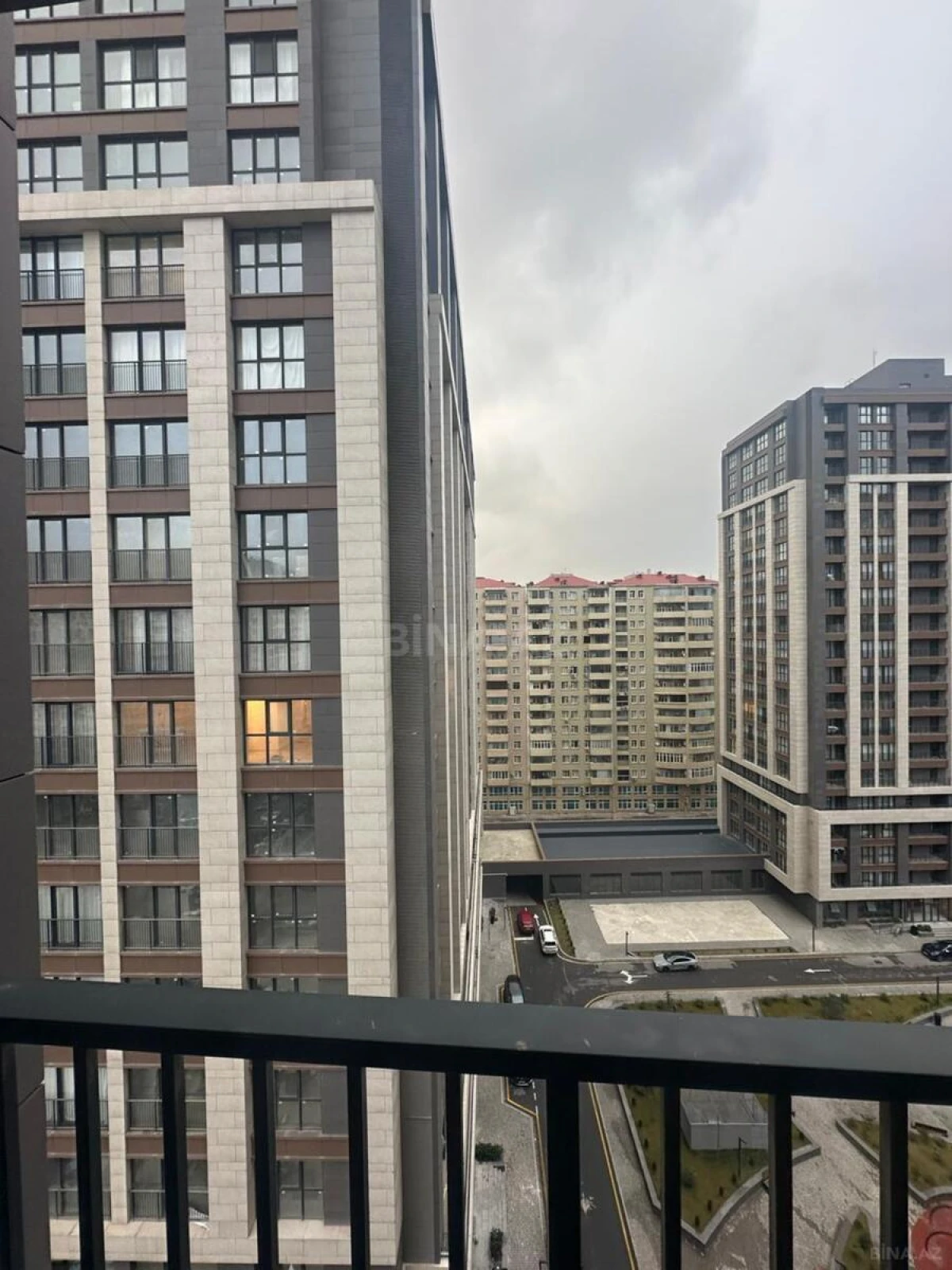 Satılır 3 otaqlı mənzil 127 m²