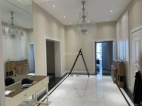 Kirayə verilir 4 otaqlı mənzil 160 m²