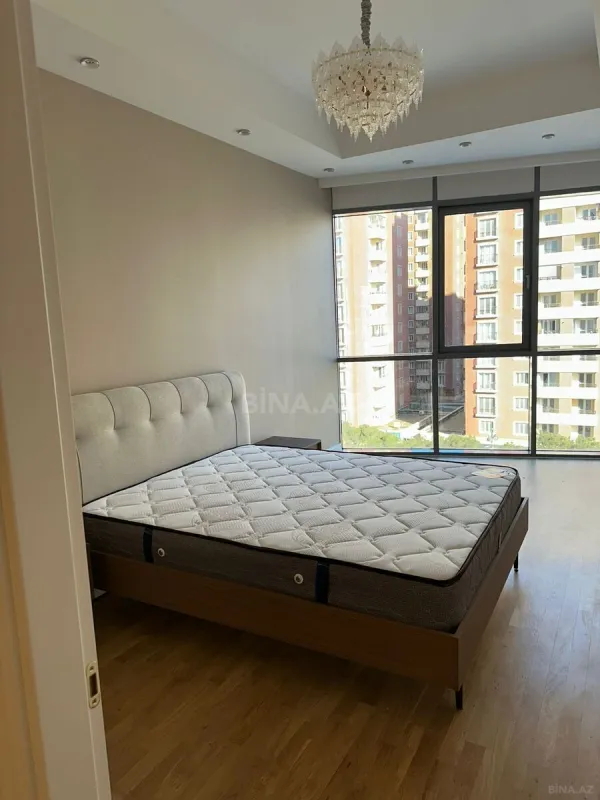 Kirayə verilir 4 otaqlı mənzil 160 m²