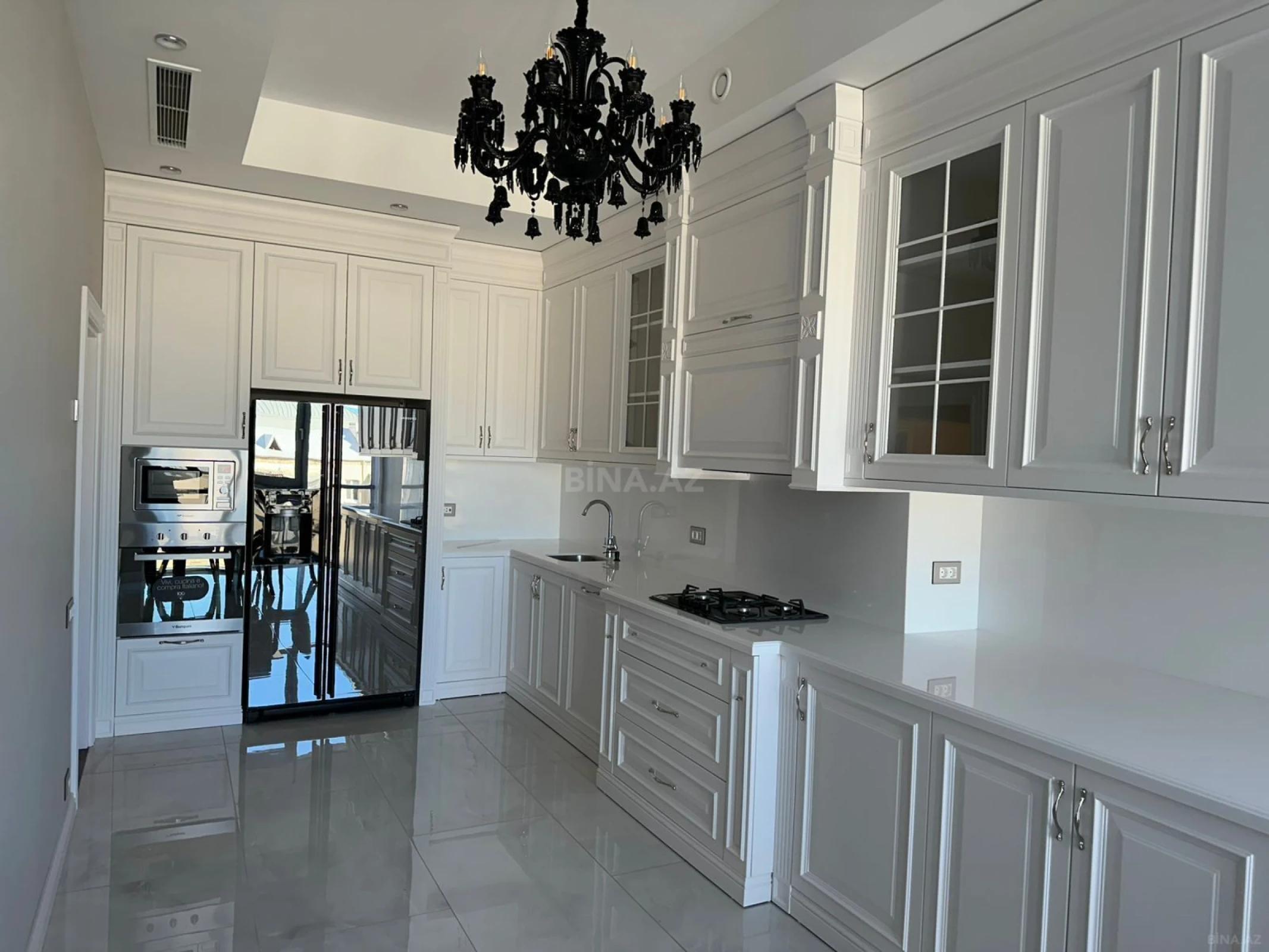 Kirayə verilir 4 otaqlı mənzil 160 m²