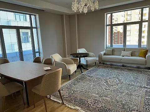 Kirayə verilir 4 otaqlı mənzil 160 m² — Bakı, Yeni Yasamal 4 otaq 160.00 m²