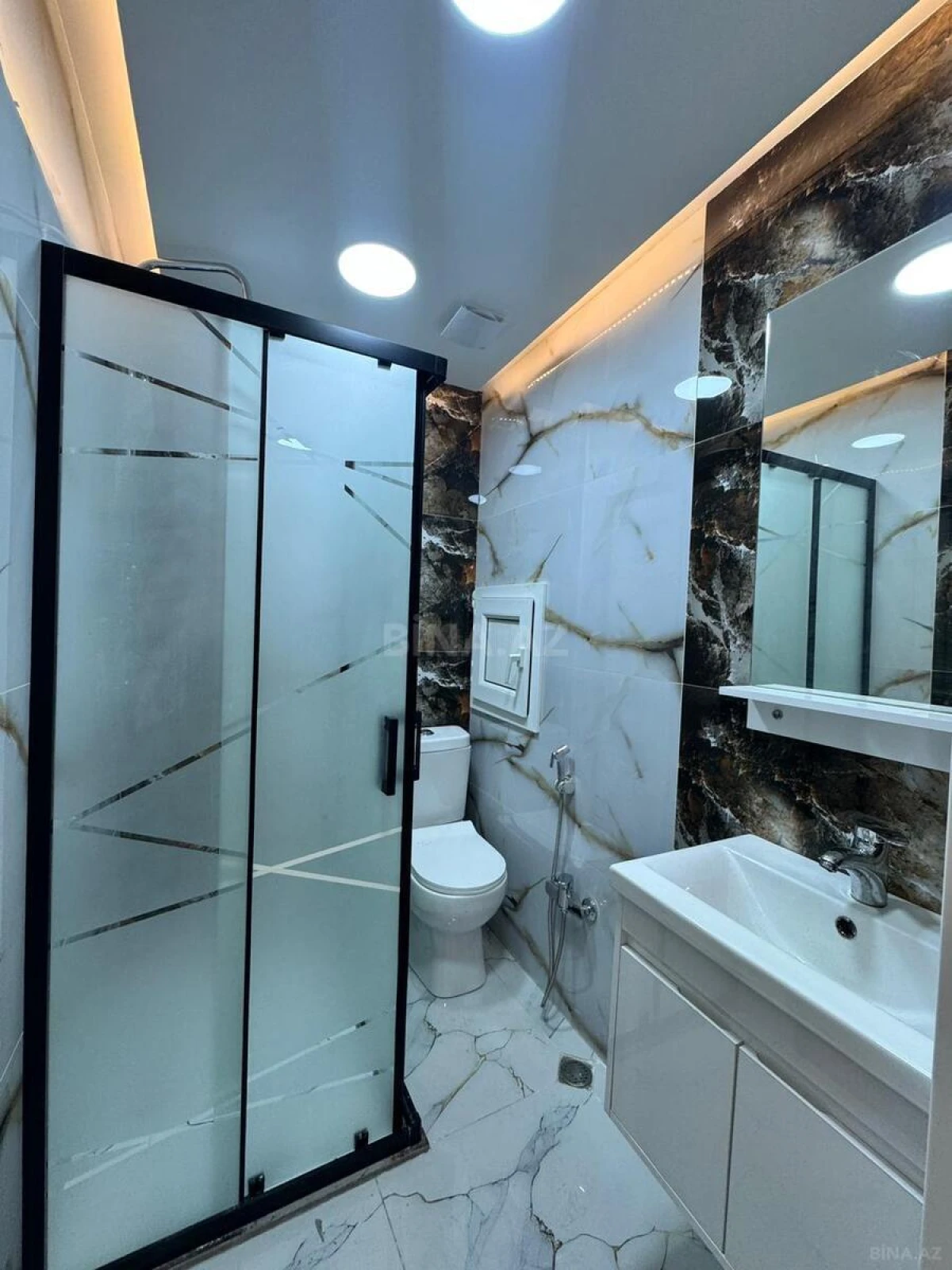 Satılır 2 otaqlı mənzil 60 m²
