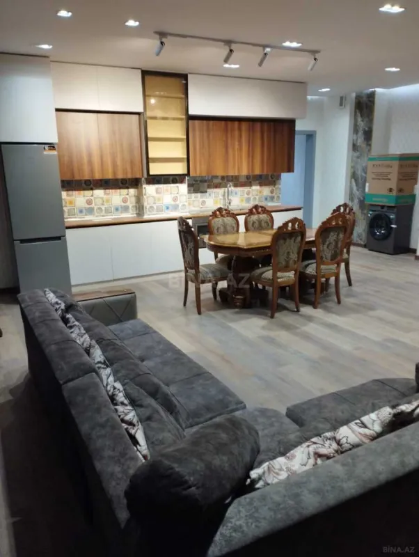 Kirayə verilir 3 otaqlı mənzil 150 m²