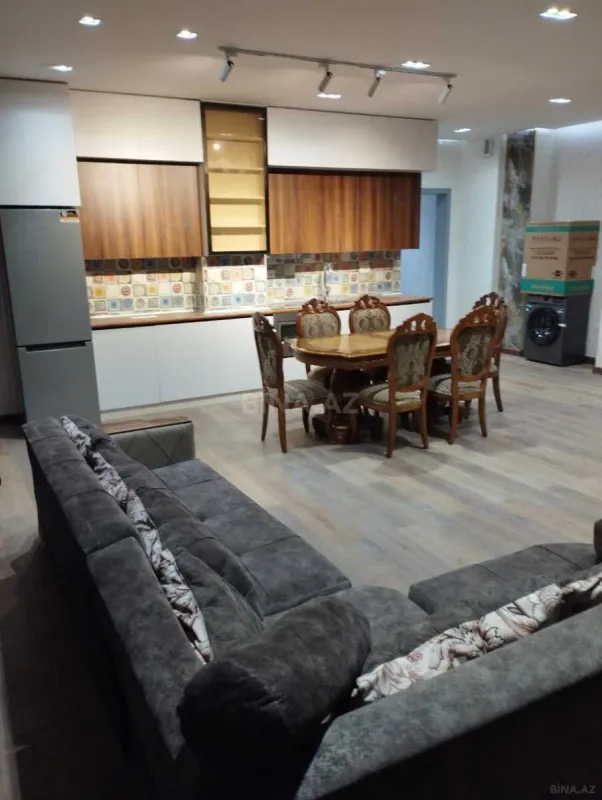 Kirayə verilir 3 otaqlı mənzil 150 m²
