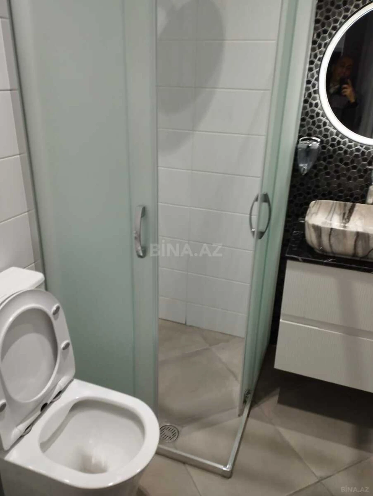 Kirayə verilir 3 otaqlı mənzil 150 m²