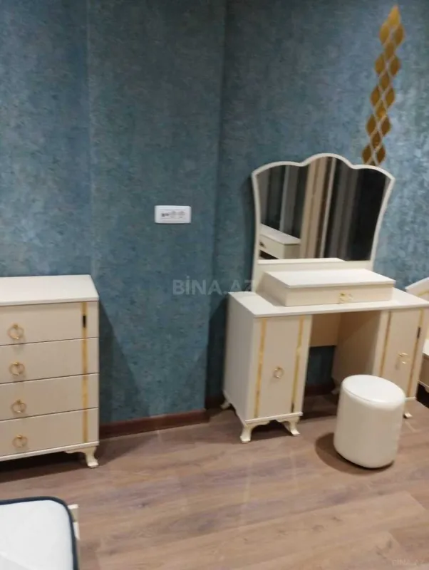 Kirayə verilir 3 otaqlı mənzil 150 m²