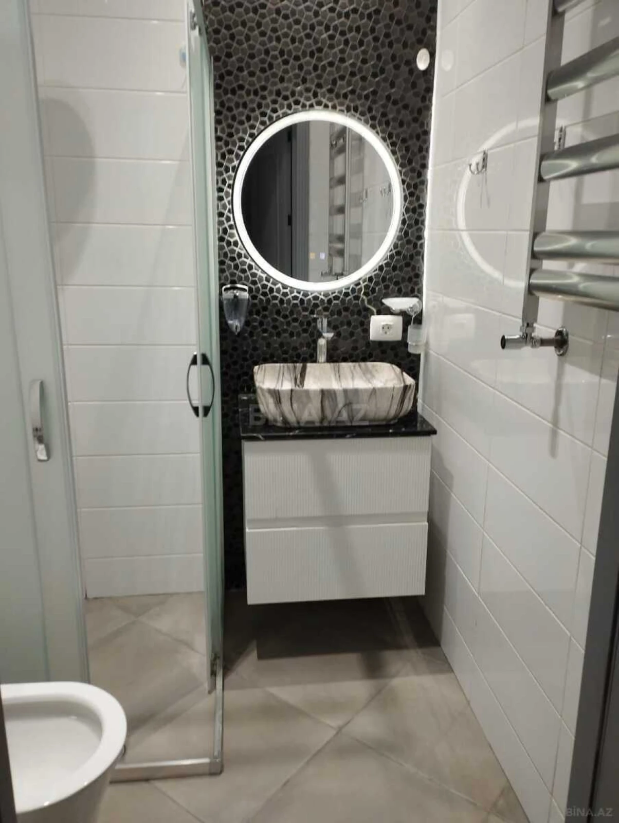 Kirayə verilir 3 otaqlı mənzil 150 m²