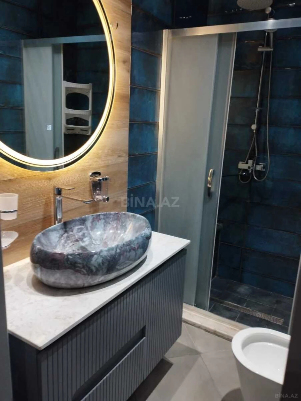 Kirayə verilir 3 otaqlı mənzil 150 m²