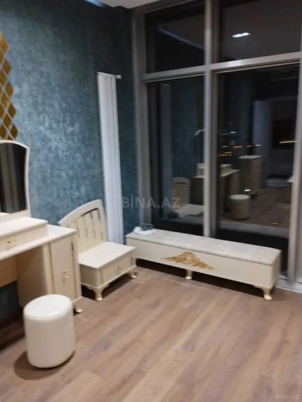 Kirayə verilir 3 otaqlı mənzil 150 m²