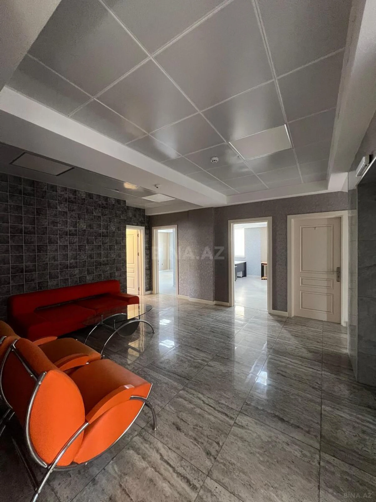 Kirayə verilir 20 otaqlı ofis 500 m²