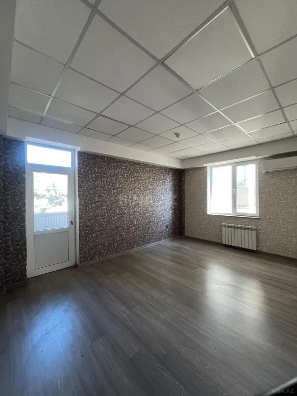 Kirayə verilir 20 otaqlı ofis 500 m²
