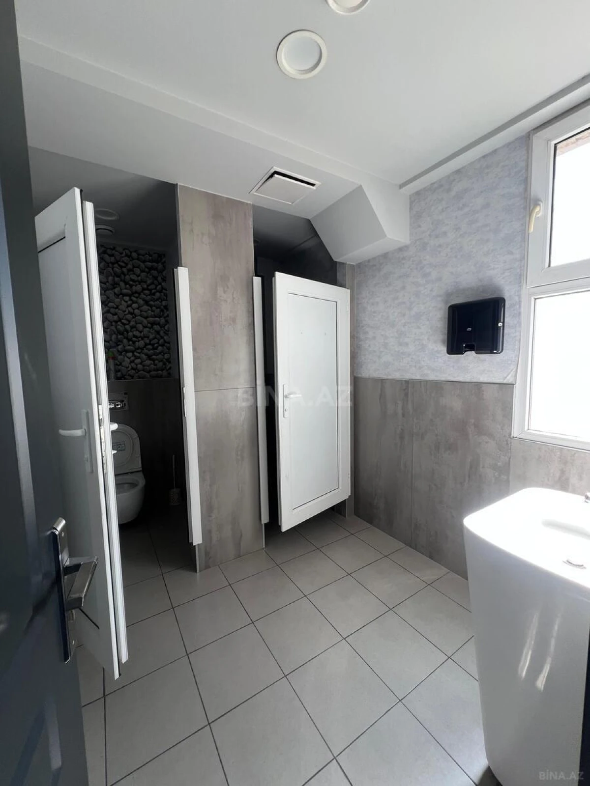 Kirayə verilir 20 otaqlı ofis 500 m²