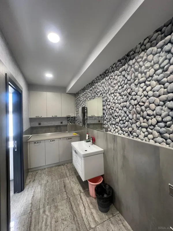 Kirayə verilir 20 otaqlı ofis 500 m²