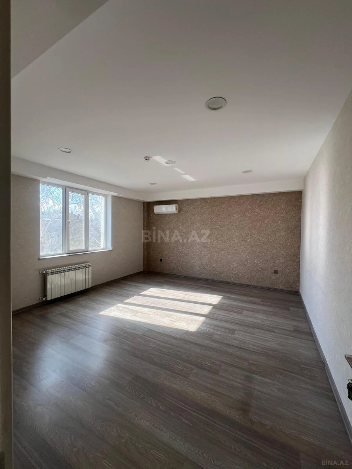 Kirayə verilir 20 otaqlı ofis 500 m²