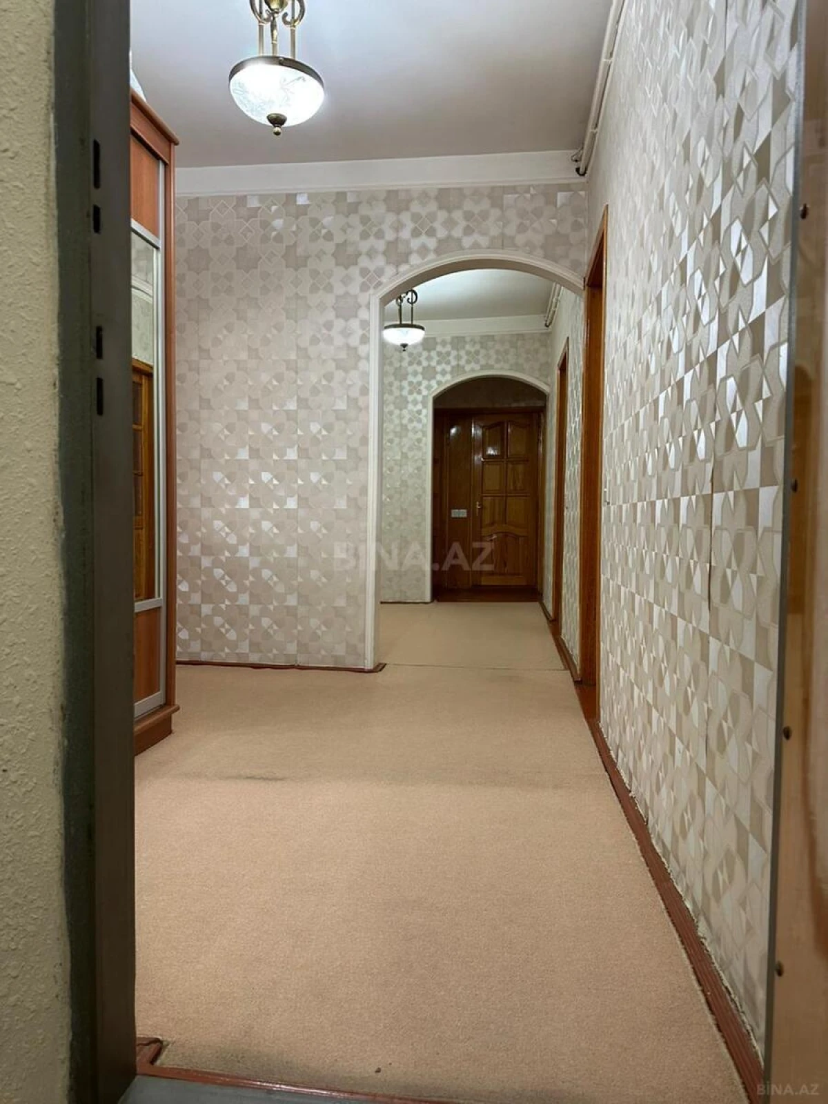 Satılır 4 otaqlı mənzil 100 m²