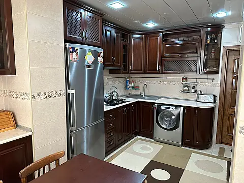 Satılır 4 otaqlı mənzil 100 m² — Bakı, Memar Əcəmi yanı 4 otaq 100.00 m²