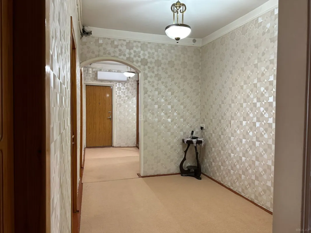 Satılır 4 otaqlı mənzil 100 m²