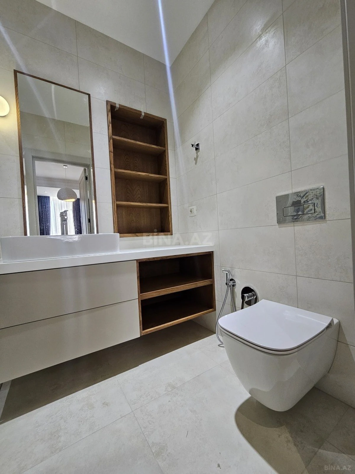 Satılır 3 otaqlı mənzil 135 m²