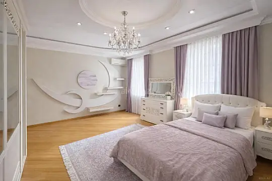 Satılır 4 otaqlı mənzil 186 m²