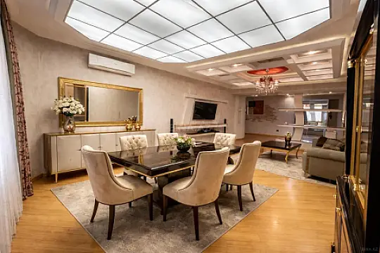 Satılır 4 otaqlı mənzil 186 m²