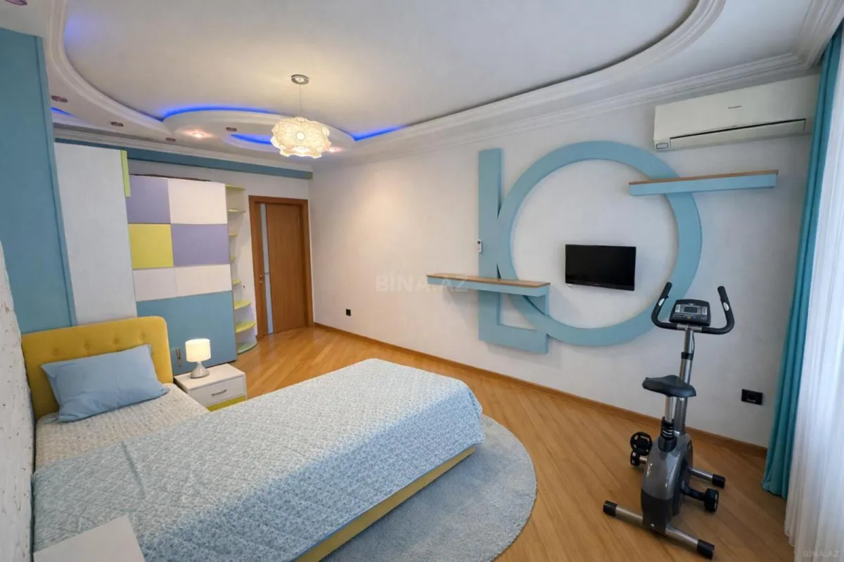 Satılır 4 otaqlı mənzil 186 m²