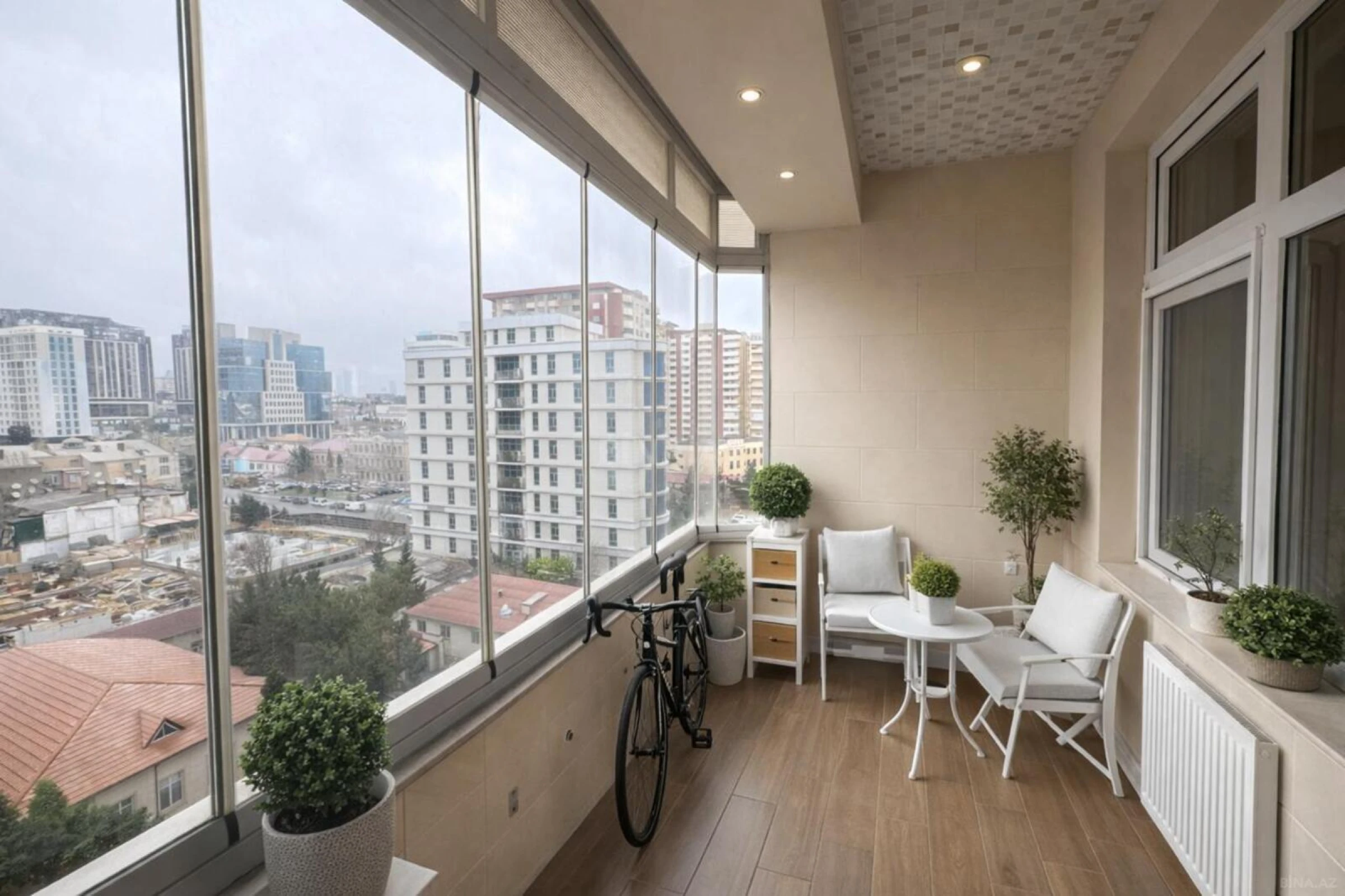 Satılır 4 otaqlı mənzil 186 m²