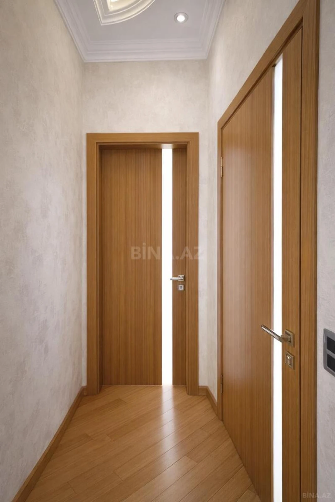Satılır 4 otaqlı mənzil 186 m²