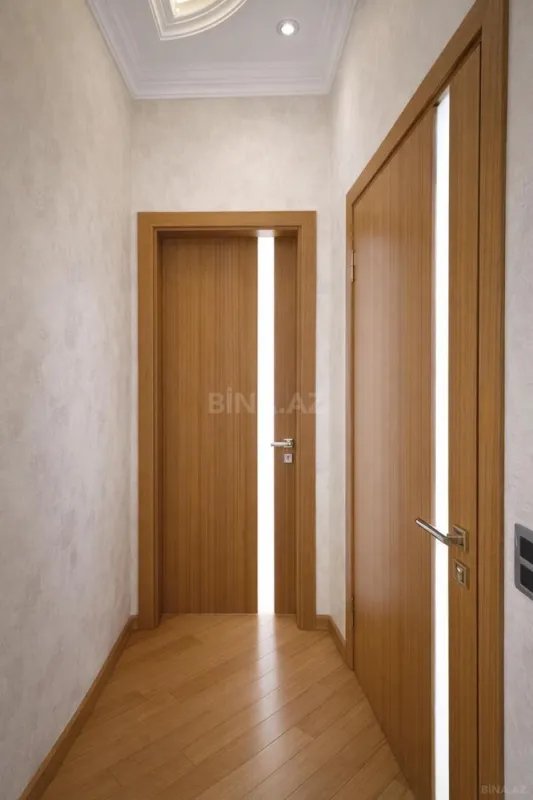Satılır 4 otaqlı mənzil 186 m²