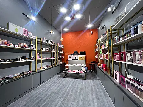 Satılır obyekt 32 m²