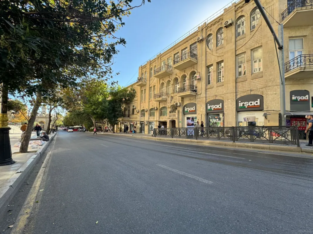 Satılır obyekt 32 m²