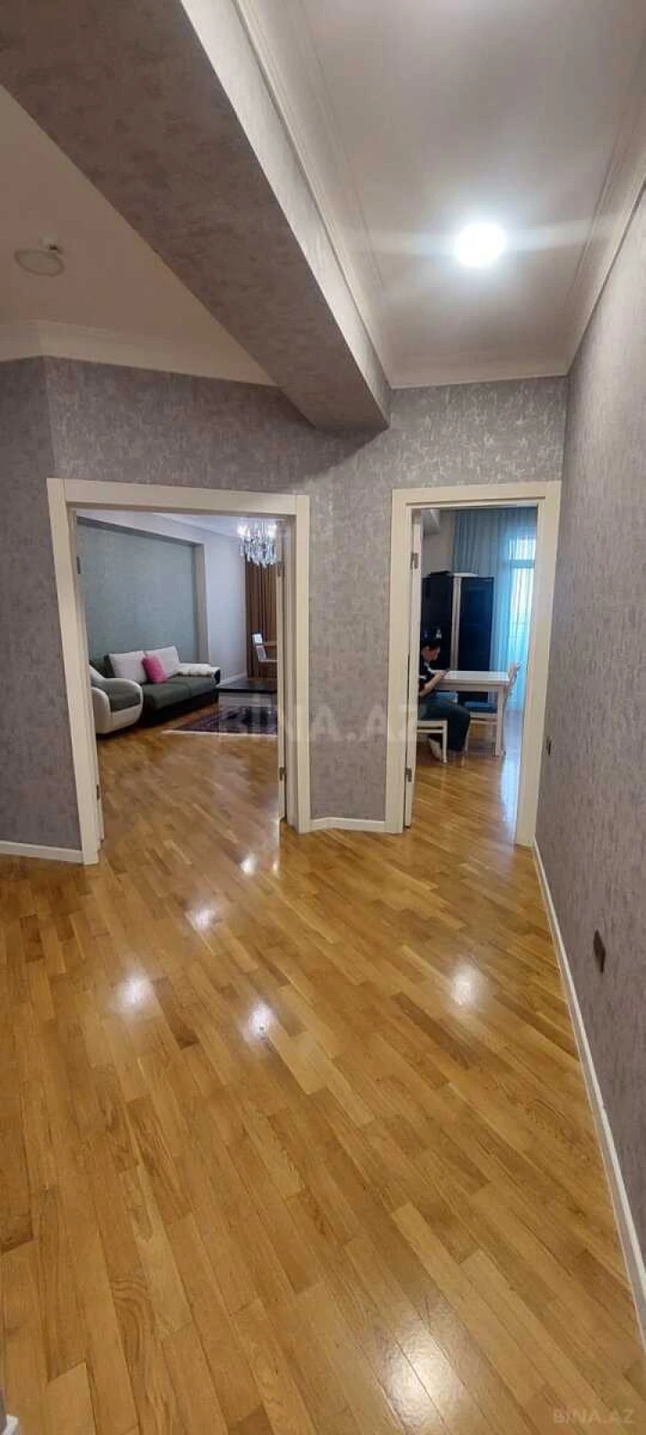 Satılır 2 otaqlı mənzil 96 m²