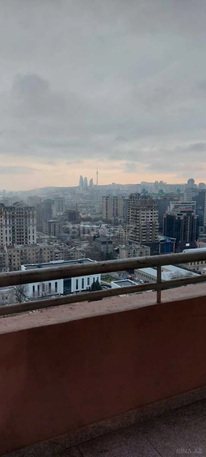 Satılır 2 otaqlı mənzil 96 m²