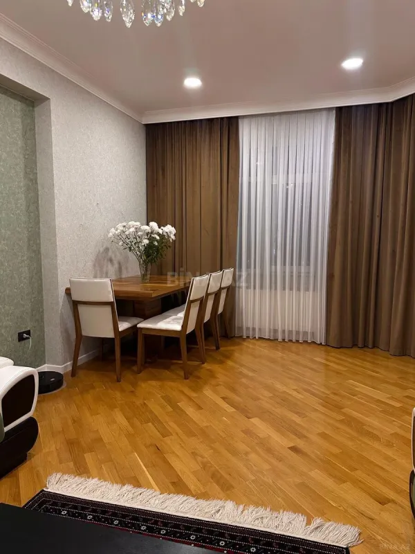 Satılır 2 otaqlı mənzil 96 m²