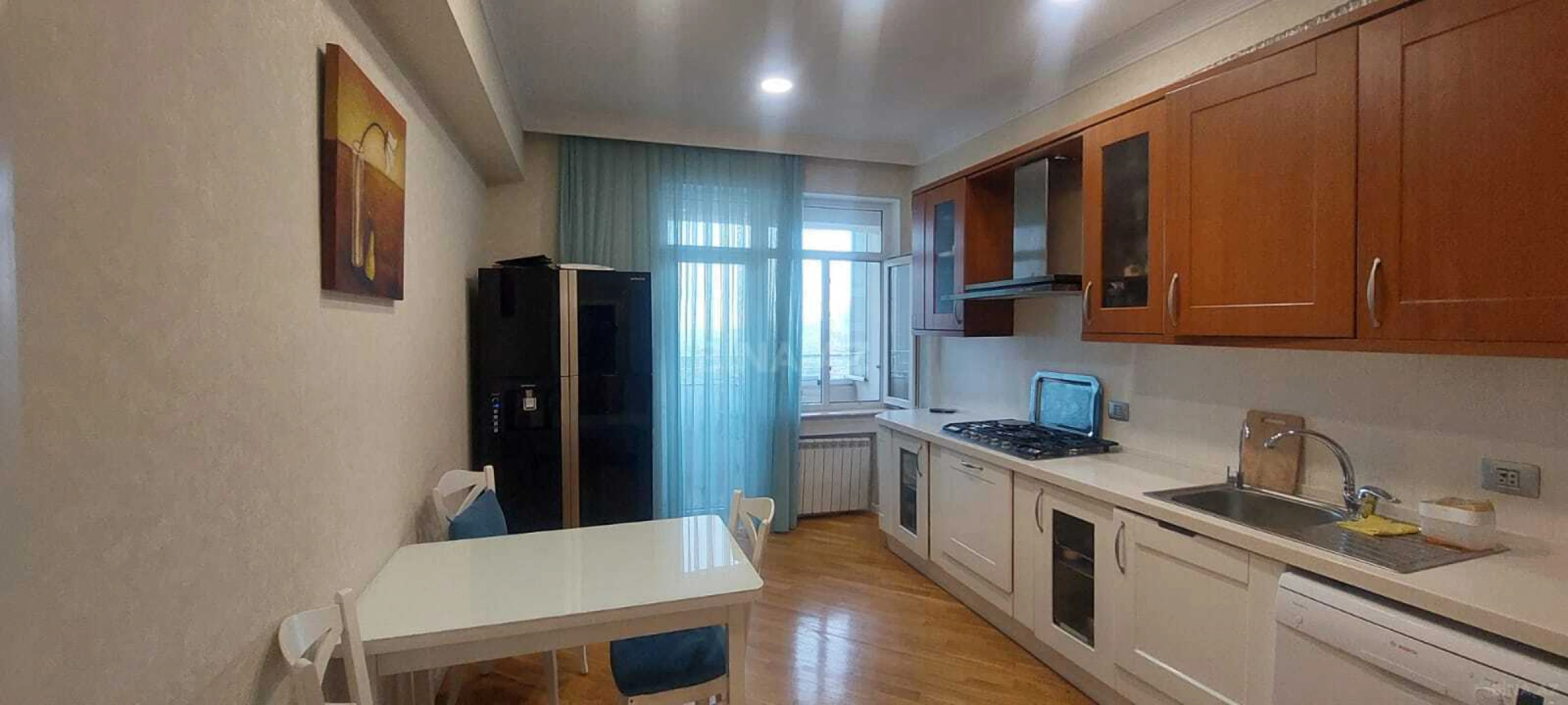 Satılır 2 otaqlı mənzil 96 m²