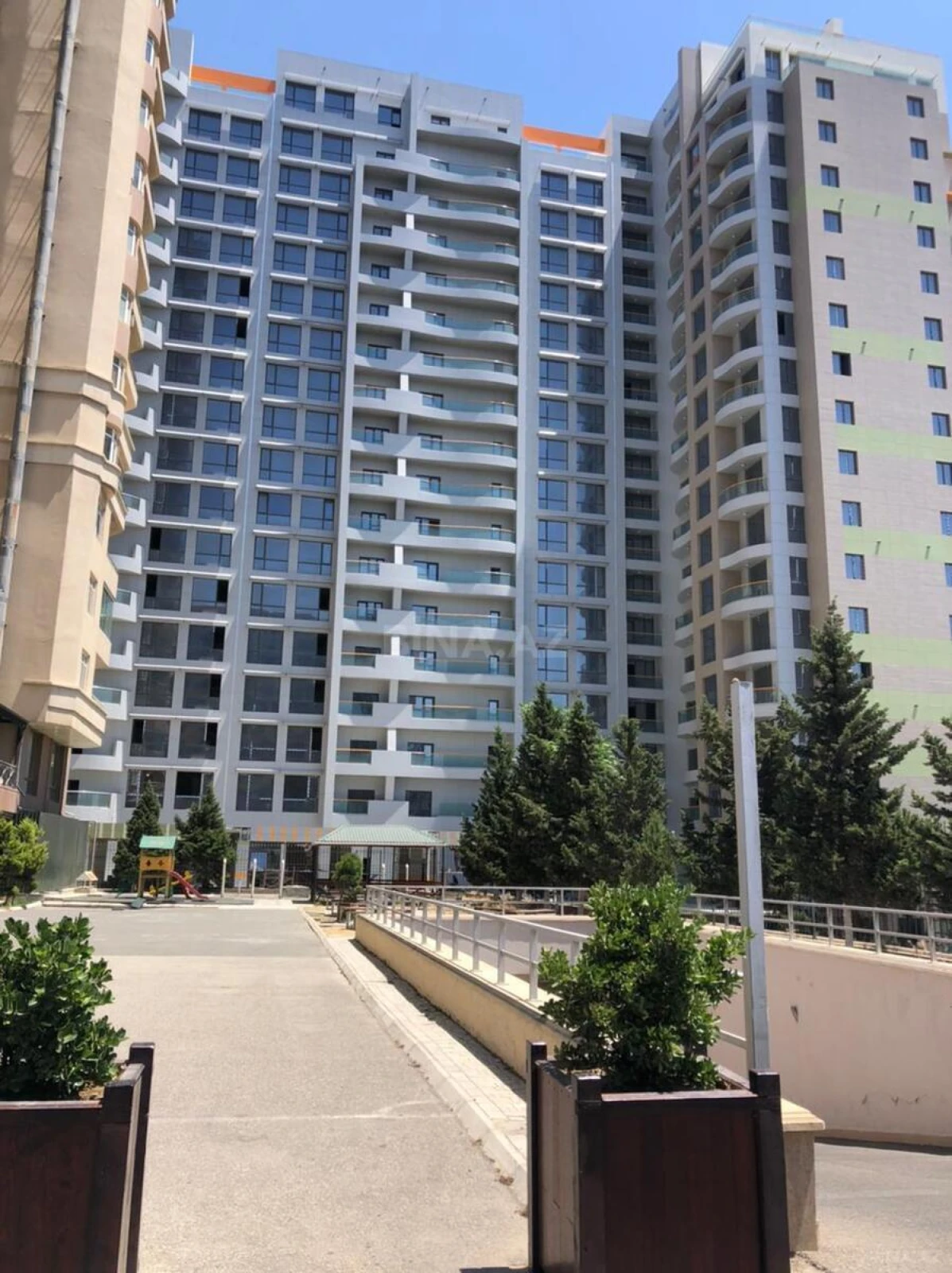 Satılır 2 otaqlı mənzil 96 m²