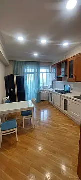 Satılır 2 otaqlı mənzil 96 m²