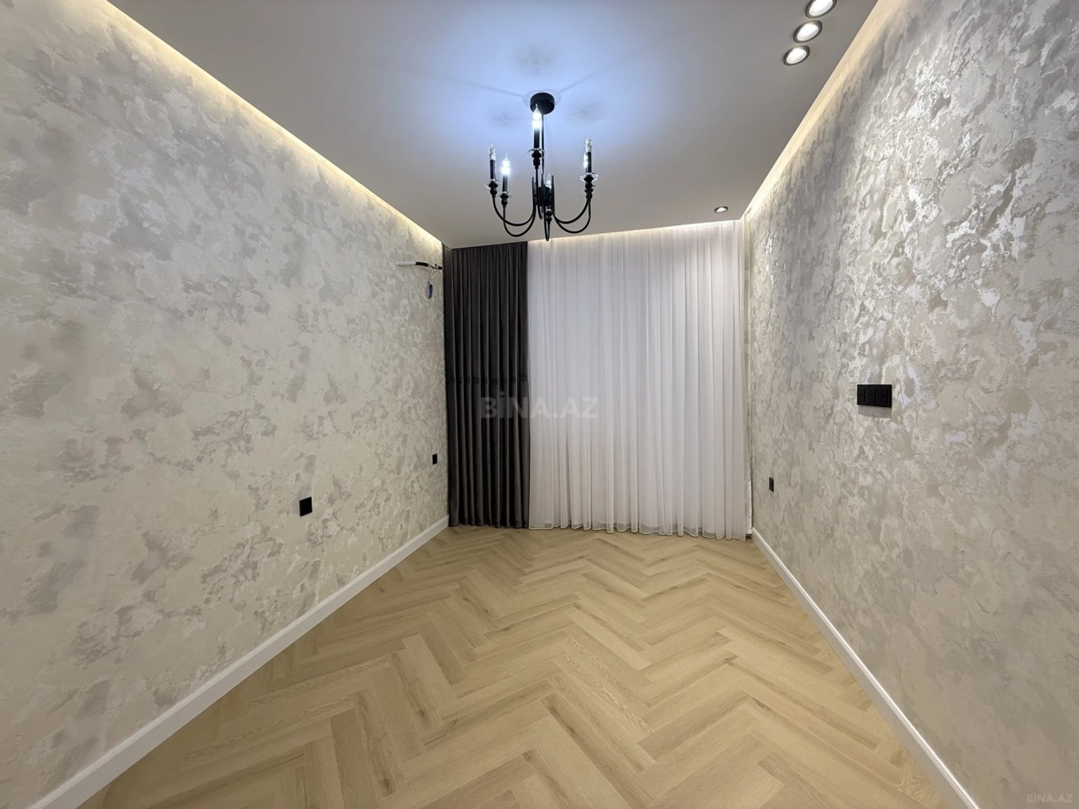 Satılır 3 otaqlı mənzil 82 m²