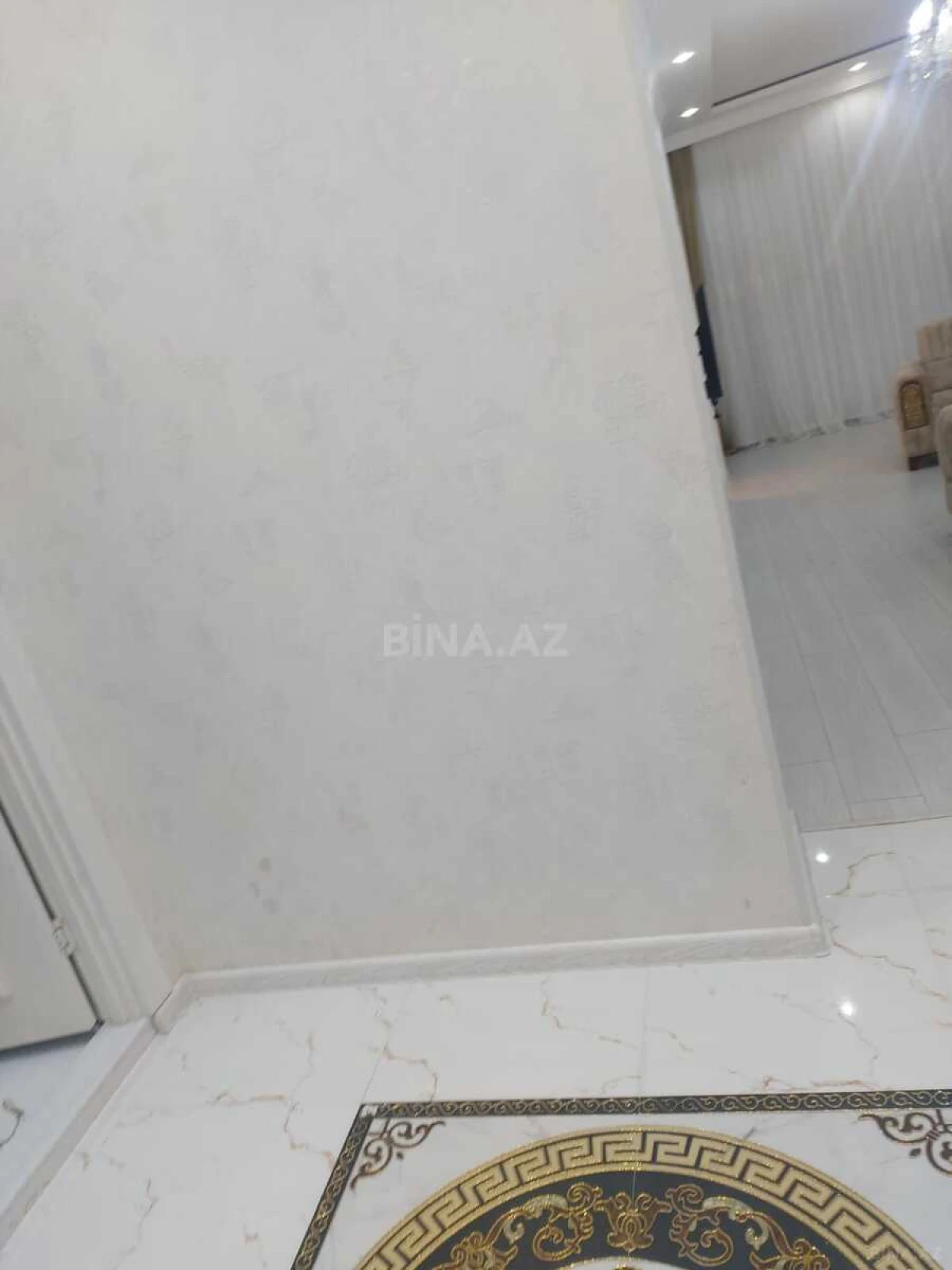 Kirayə verilir 2 otaqlı mənzil 76 m²