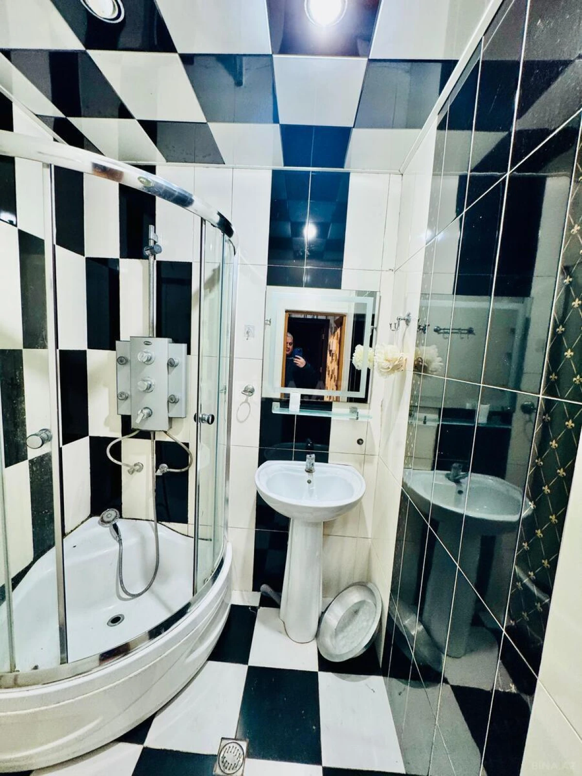 Kirayə verilir 2 otaqlı mənzil 65 m²