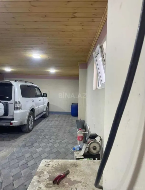 Satılır 9 otaqlı həyət evi 800 m²