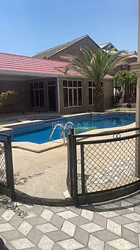 Satılır 9 otaqlı həyət evi 800 m²