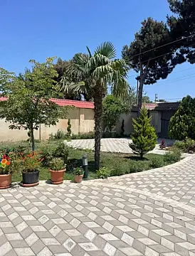 Satılır 9 otaqlı həyət evi 800 m²