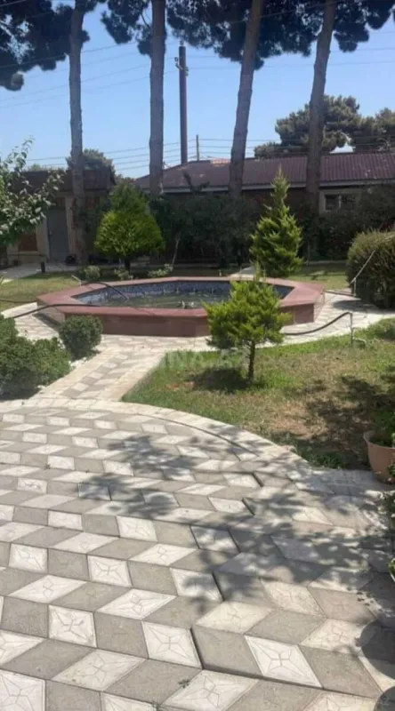 Satılır 9 otaqlı həyət evi 800 m²