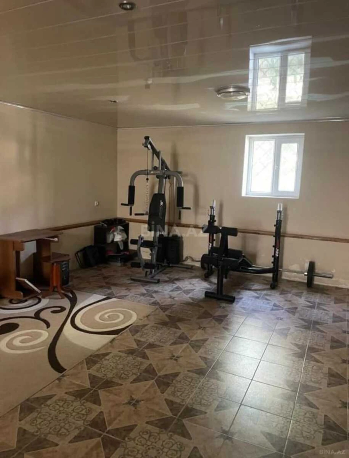 Satılır 9 otaqlı həyət evi 800 m²