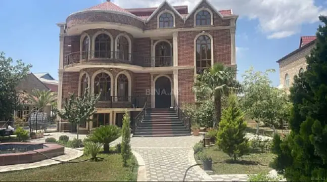 Satılır 9 otaqlı həyət evi 800 m² — Bakı, 8-ci kilometr 9 otaq 800.00 m²