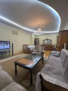Satılır 3 otaqlı mənzil 145 m²