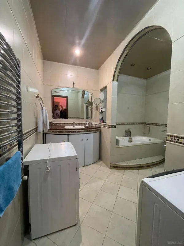 Satılır 3 otaqlı mənzil 145 m²